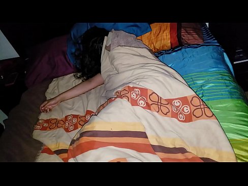❤️ Anak tiri berating ibu tiriné enom nalika dheweke turu. ❌ Video jancok ing pornojv.desixxxtube.ru ❌️❤